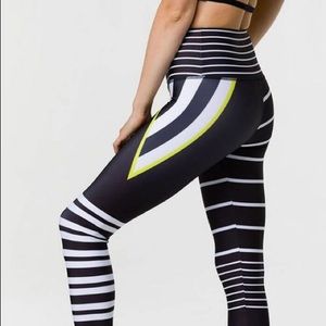 Onzie Legging Yoga Pant